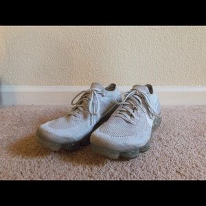 Nike Air Vapormax Flyknit 9.5 in grey